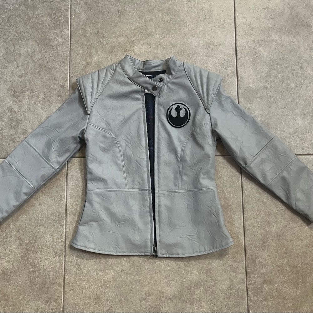 Disney Store Rey Star Wars Rebel Alliance Insignia Faux vegan Leather Jacket 5/6